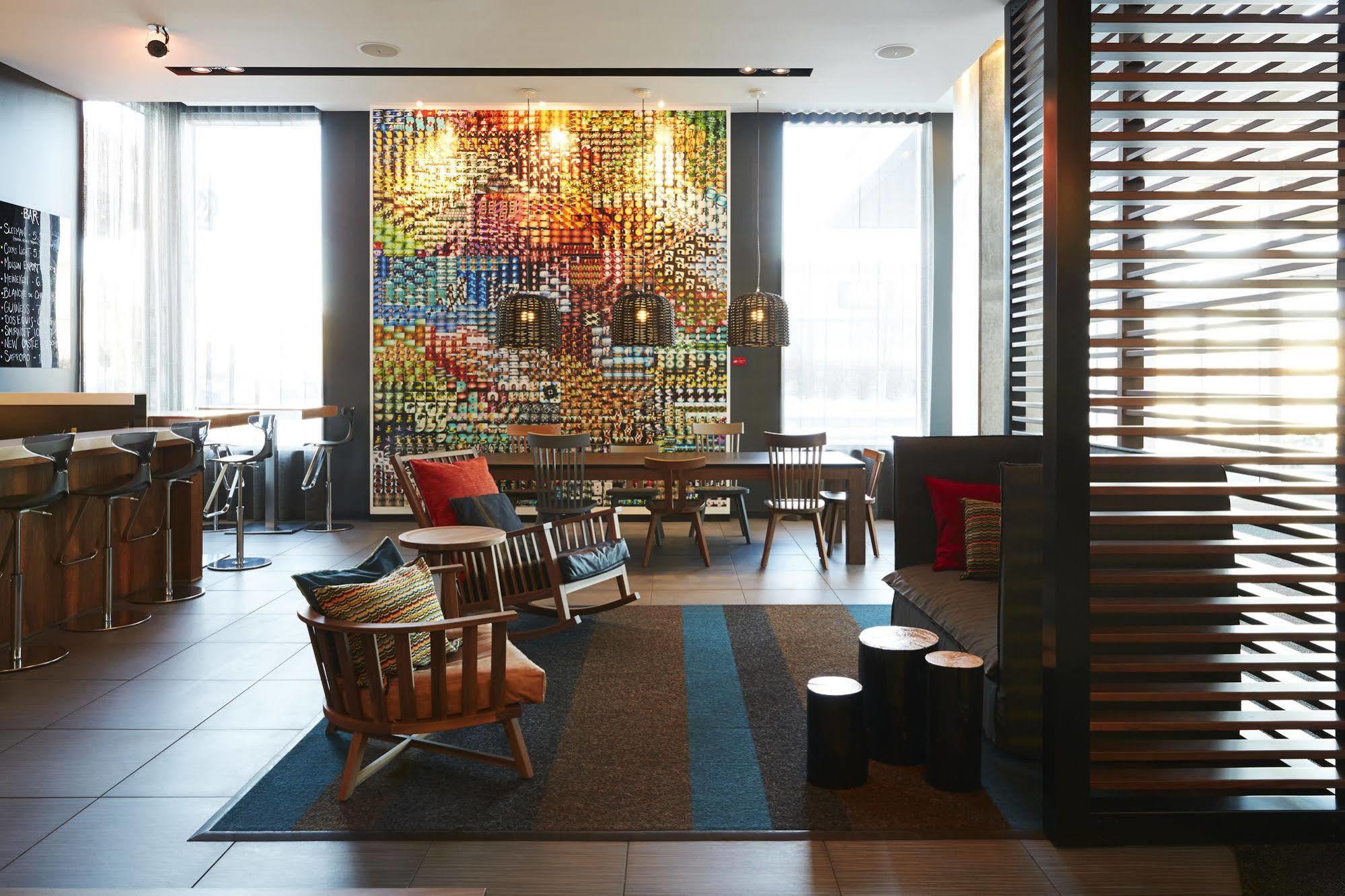 Hotel Alt Quartier Dix30 Brossard Exterior foto