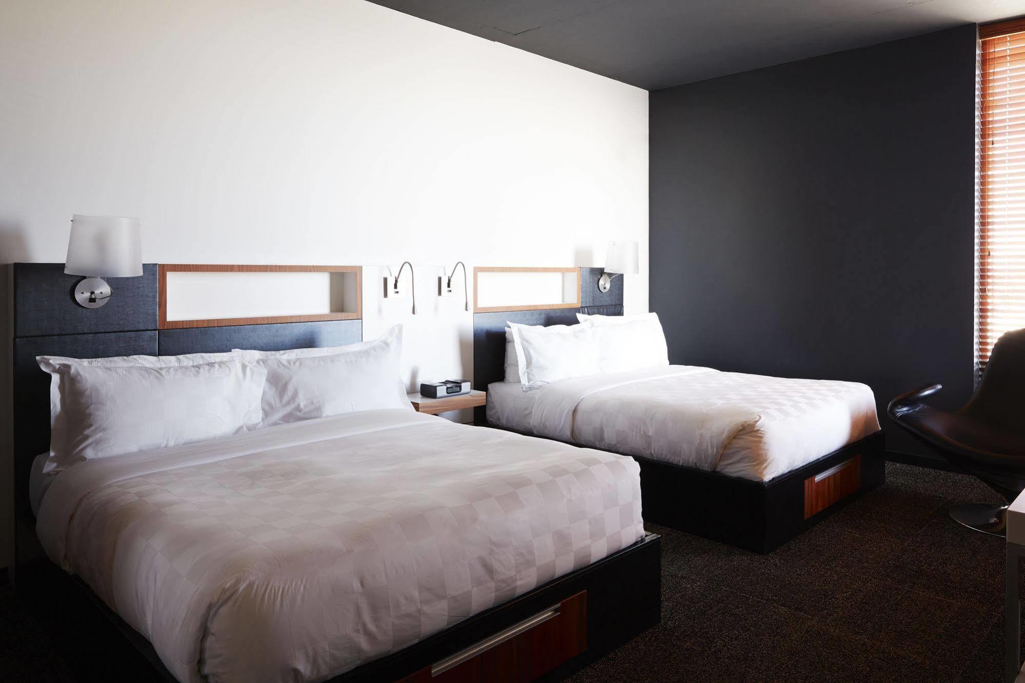 Hotel Alt Quartier Dix30 Brossard Exterior foto